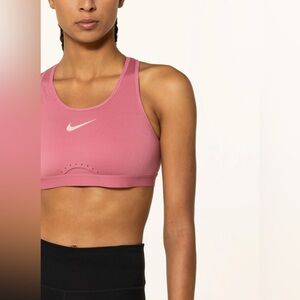 NIKE Swoosh Sports Bra